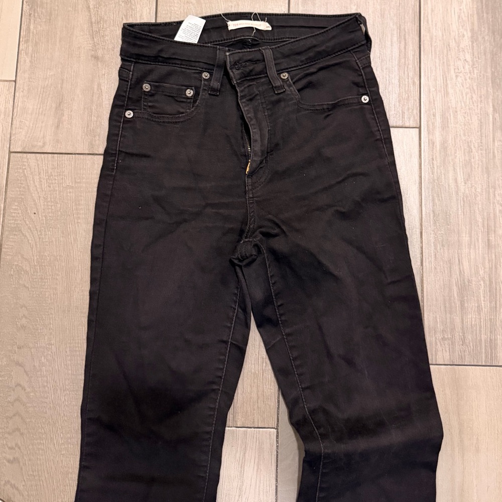 Levis Women's 725 Bootcut High Rise - Picture 3 of 6